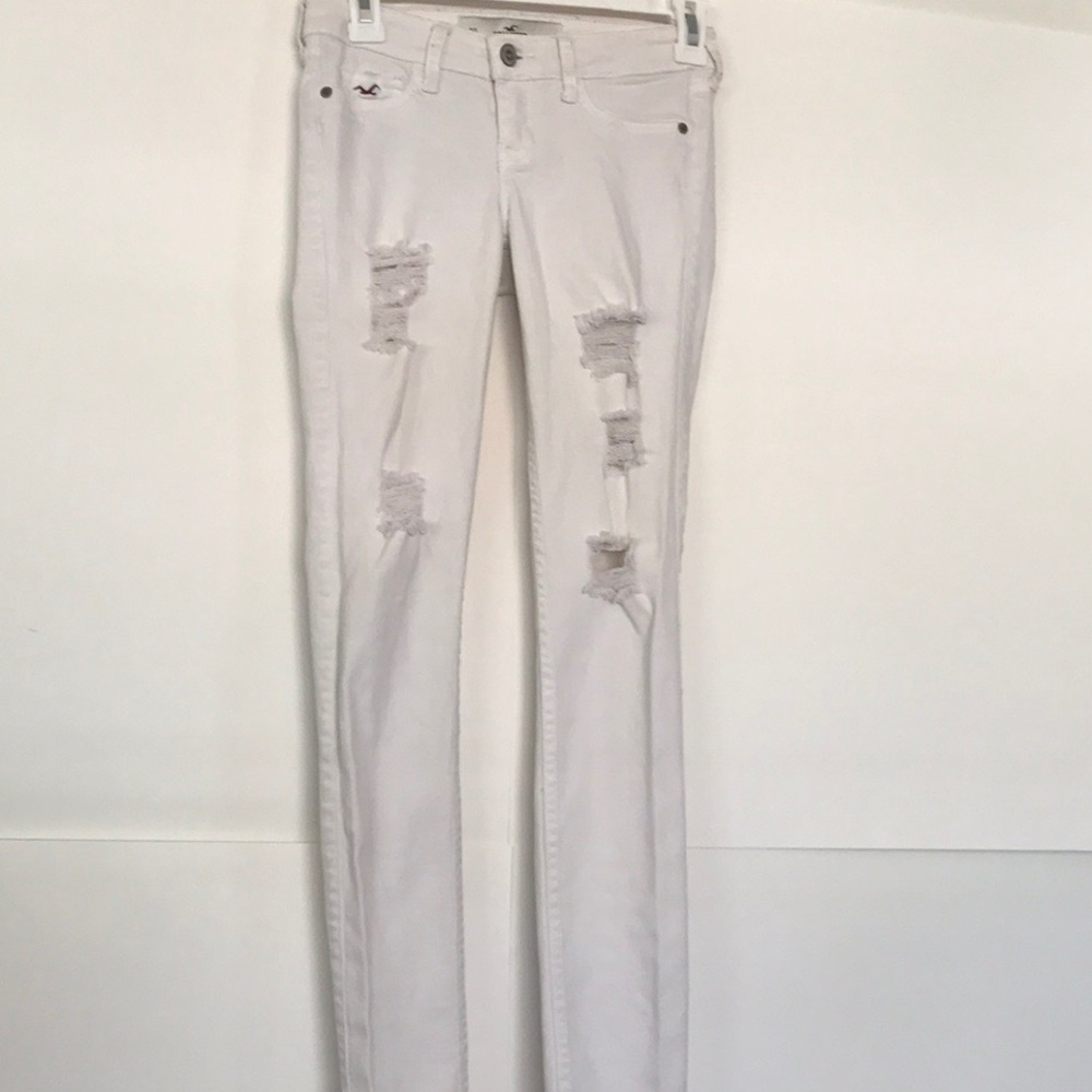 White distressed skinny jeans